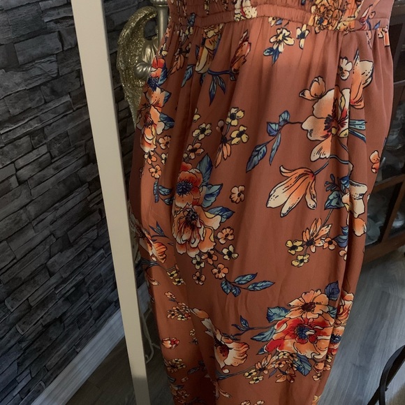 A floral nude pink wide leg jumper - Picture 4 of 6